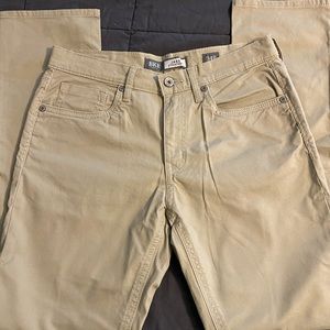 Men’s BKE khaki pants